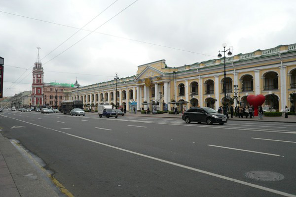 Проститутки у метро Гостиный Двор, шлюхи гостинка